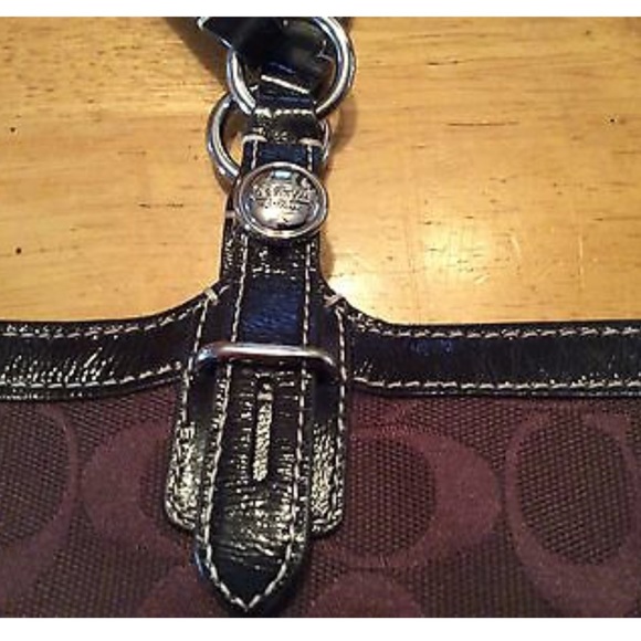 COACH Signature C Brown Patent Tote Bag hangtag - Picture 12 of 13